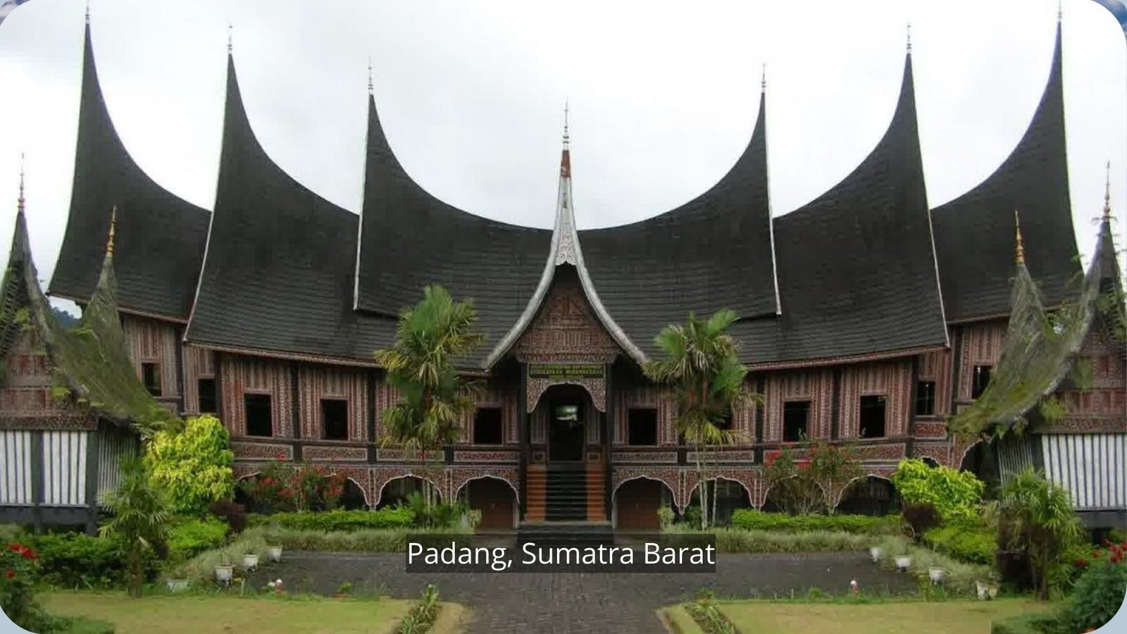 Destinations Rumah Gadang Padang