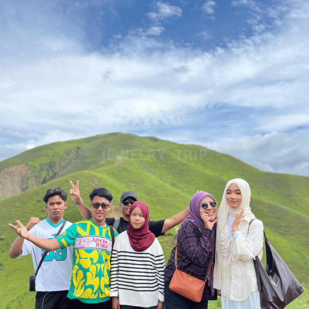 Wisata Ikonik Kawasan Danau Toba Wisata Ikonik Kawasan Danau Toba